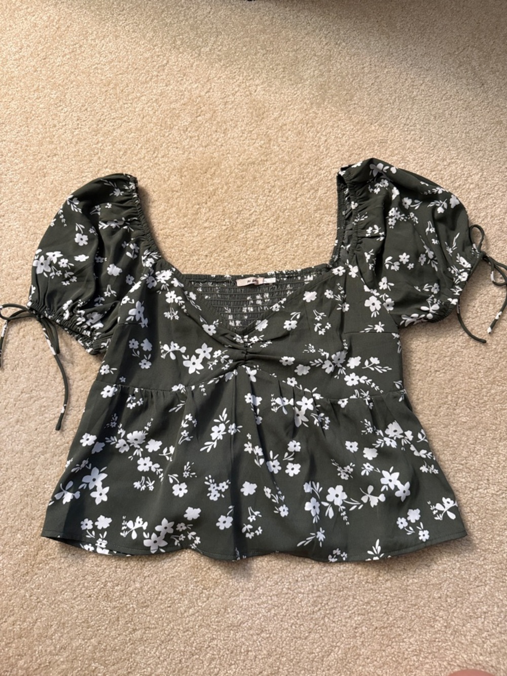 Dry Goods Dark Green Floral Square-Neck Puff Sleeve Top